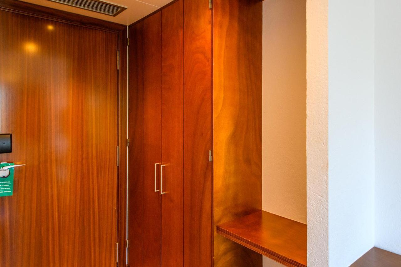 Hotel Sol Ixent - Adults Only Cadaques Bagian luar foto