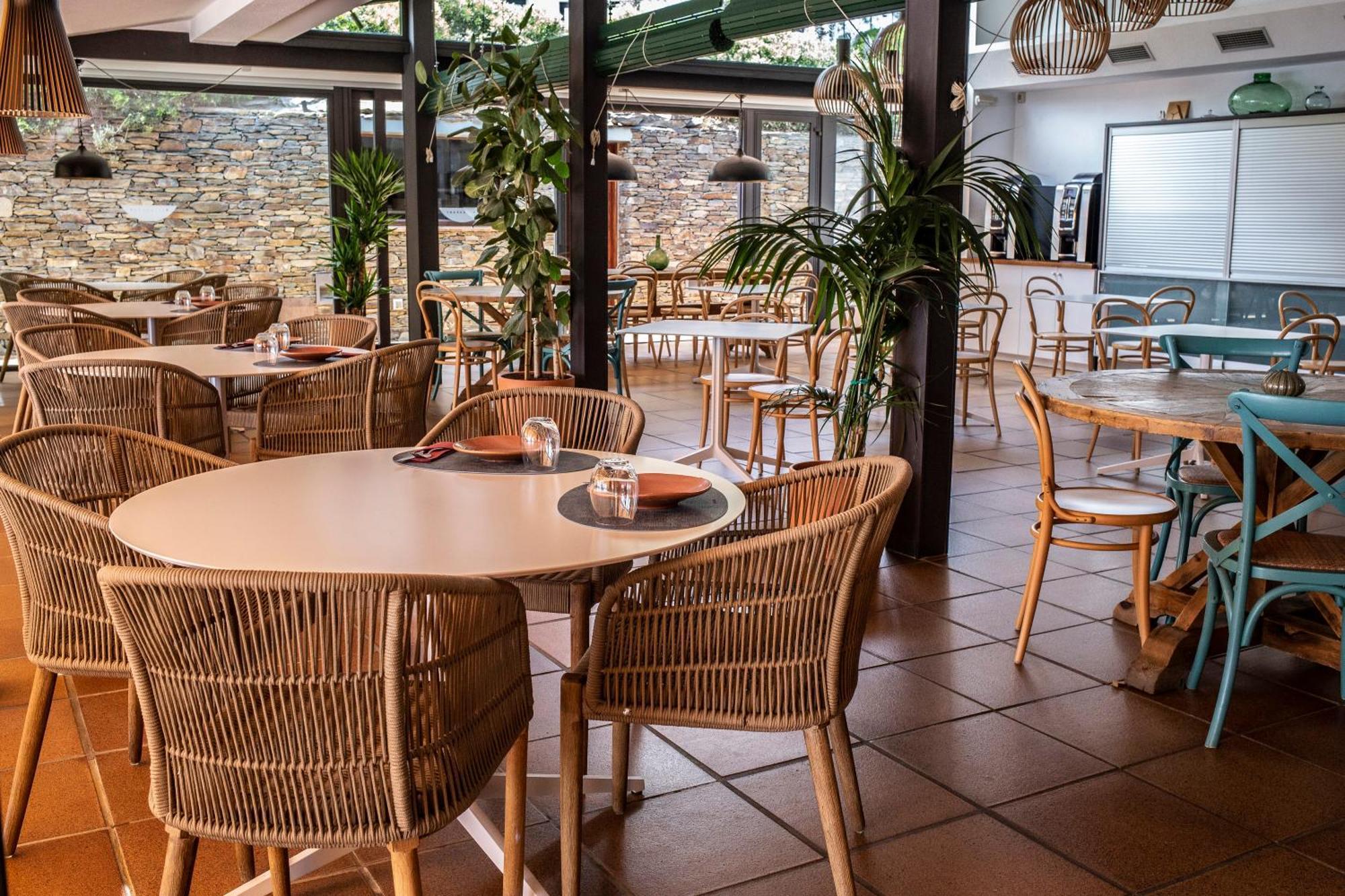 Hotel Sol Ixent - Adults Only Cadaques Bagian luar foto